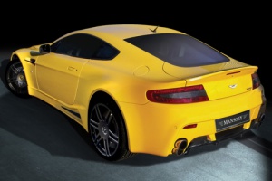 yellow racing car